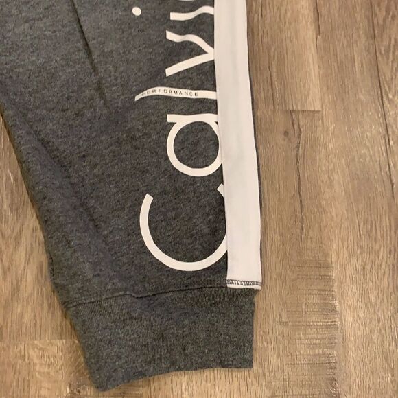 Gray and white jogger pants - Picture 2 of 8